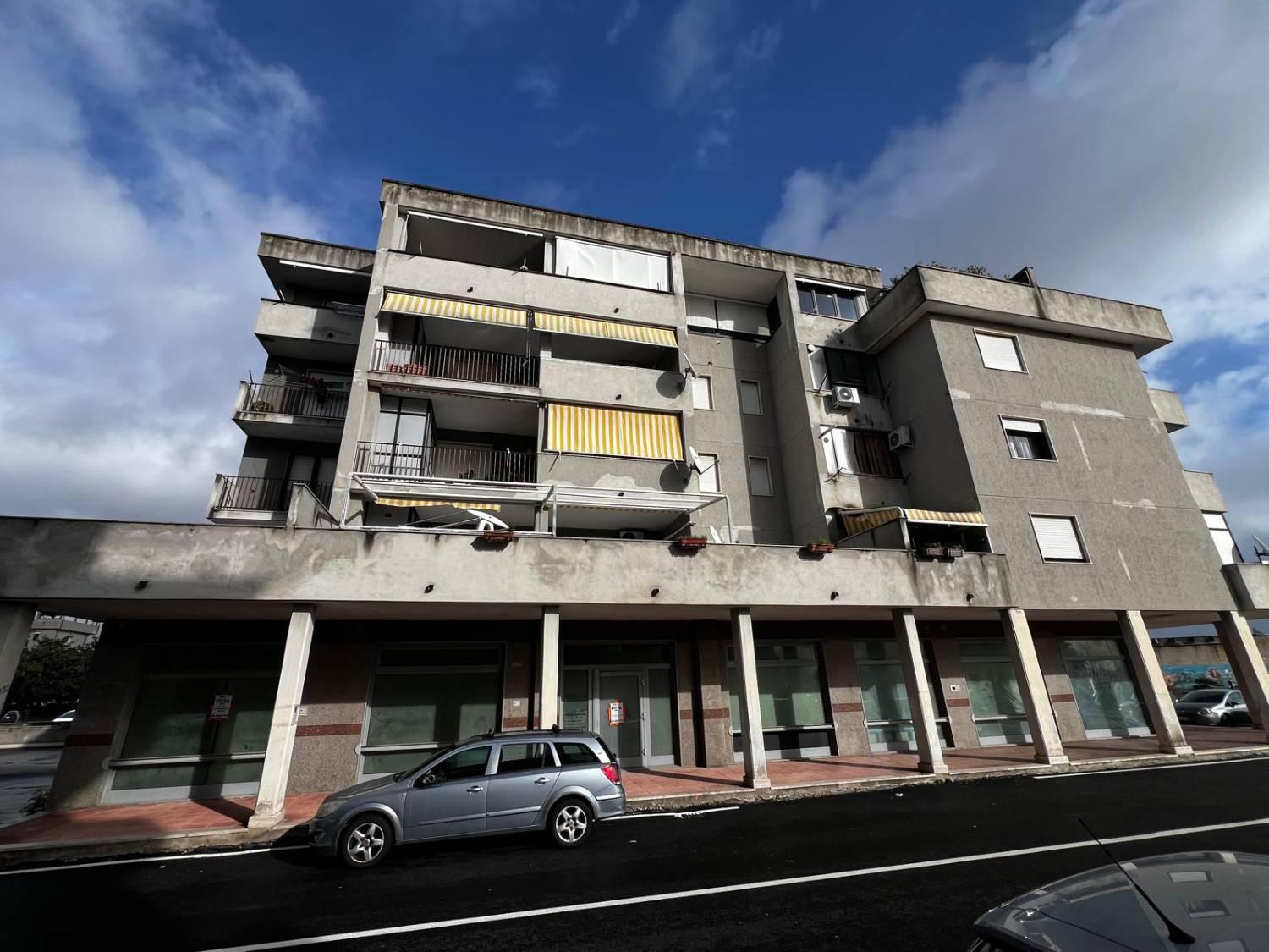 Locale commerciale da ristrutturare a Battipaglia