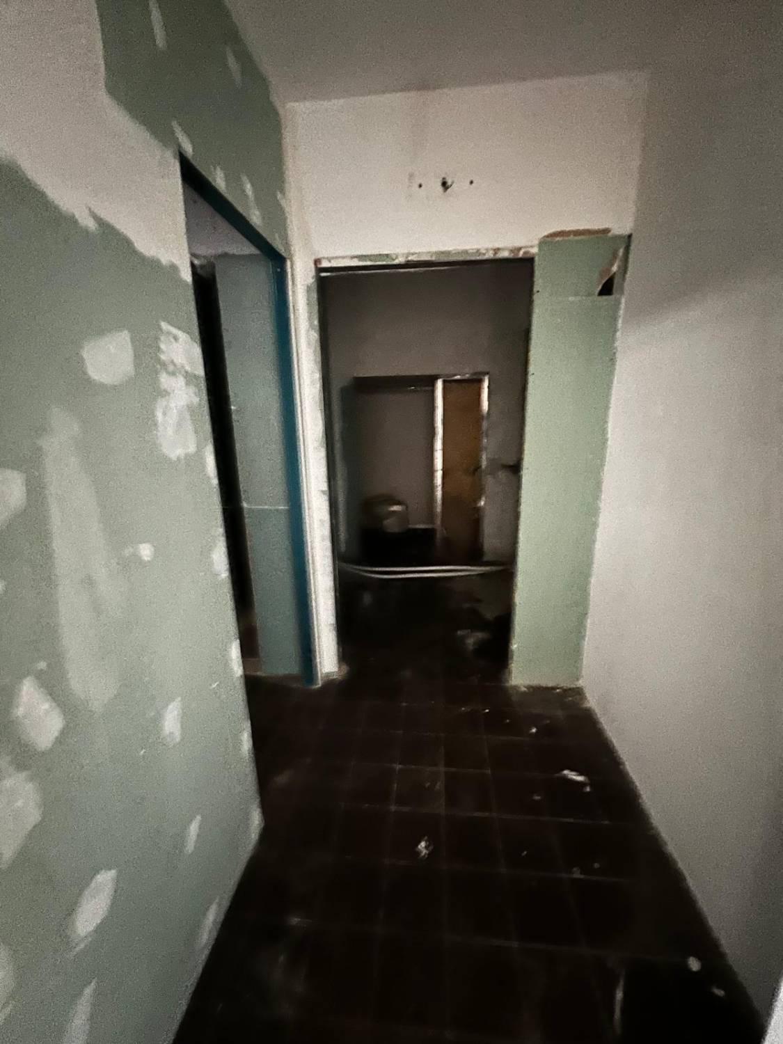 Locale commerciale da ristrutturare a Battipaglia