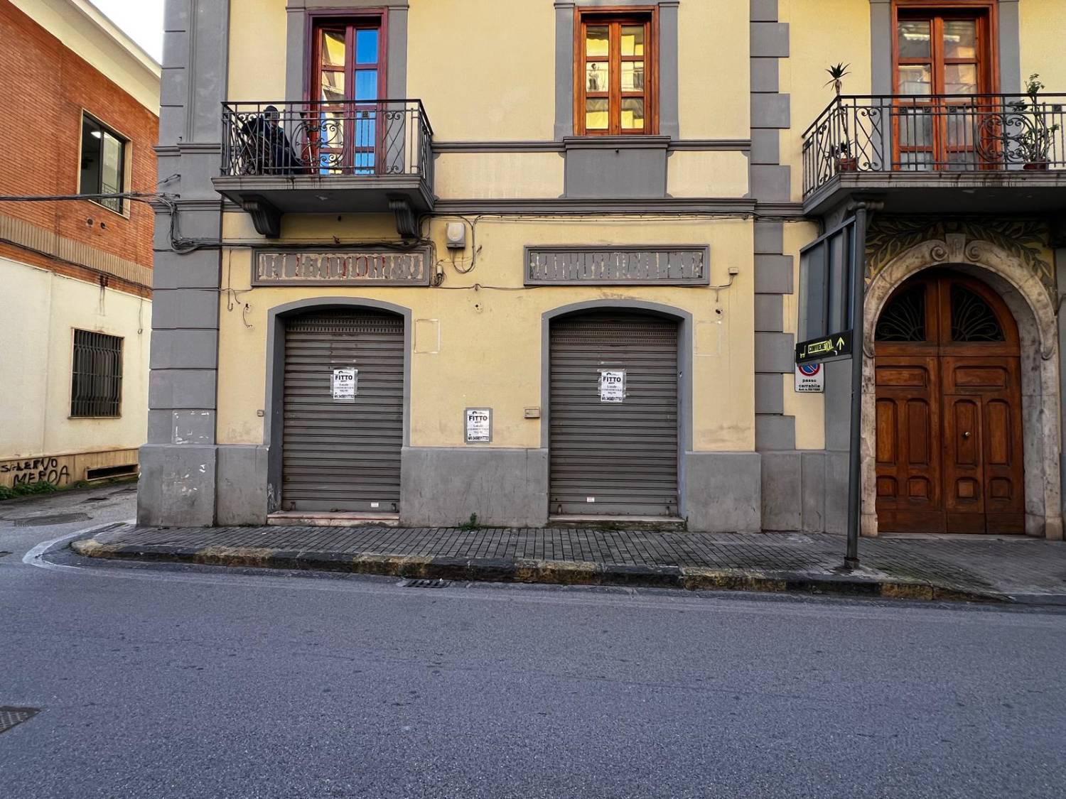 Locale commerciale in affitto a Battipaglia