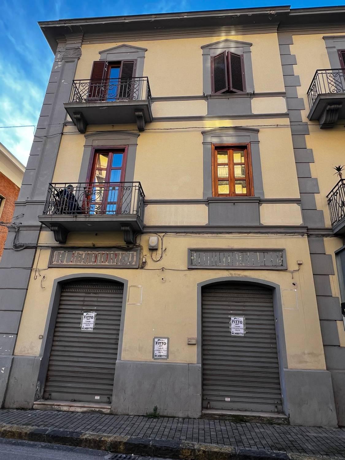 Locale commerciale in affitto a Battipaglia