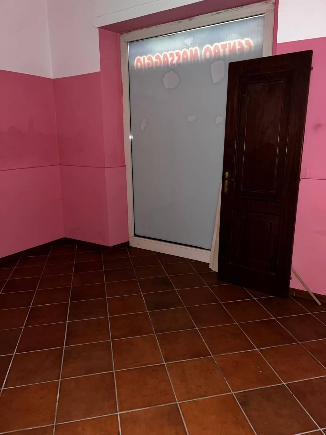 Locale commerciale in affitto a Battipaglia