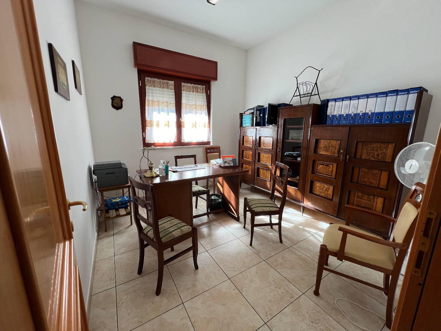 Ufficio in vendita a Battipaglia