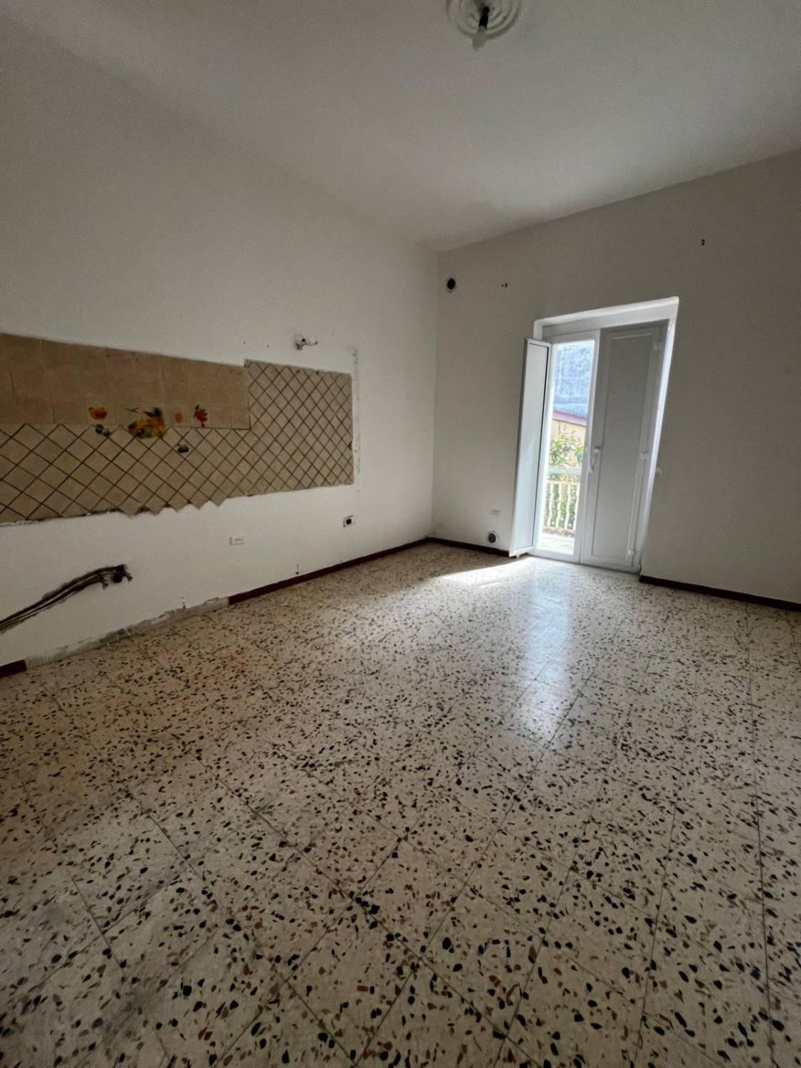 Bilocale da ristrutturare a Battipaglia