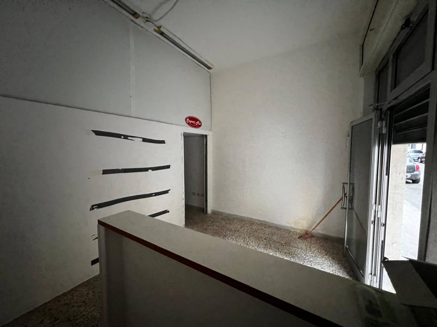 Negozio in affitto a Battipaglia