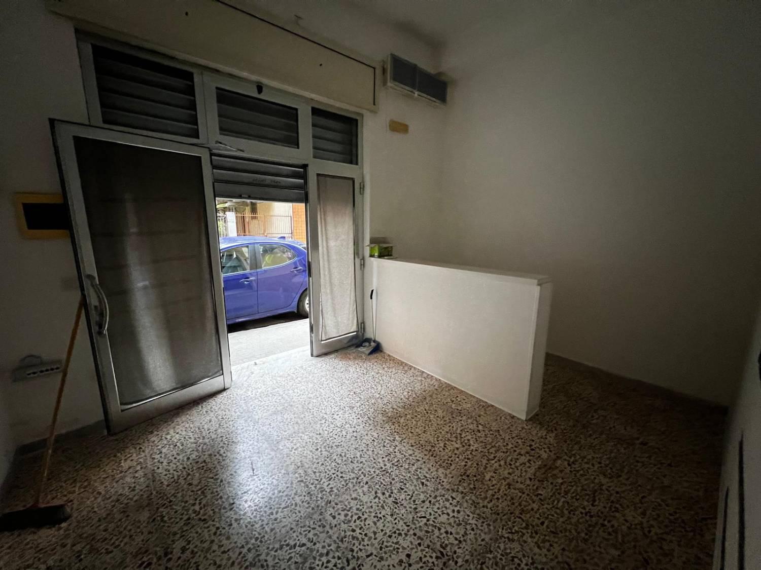 Negozio in affitto a Battipaglia