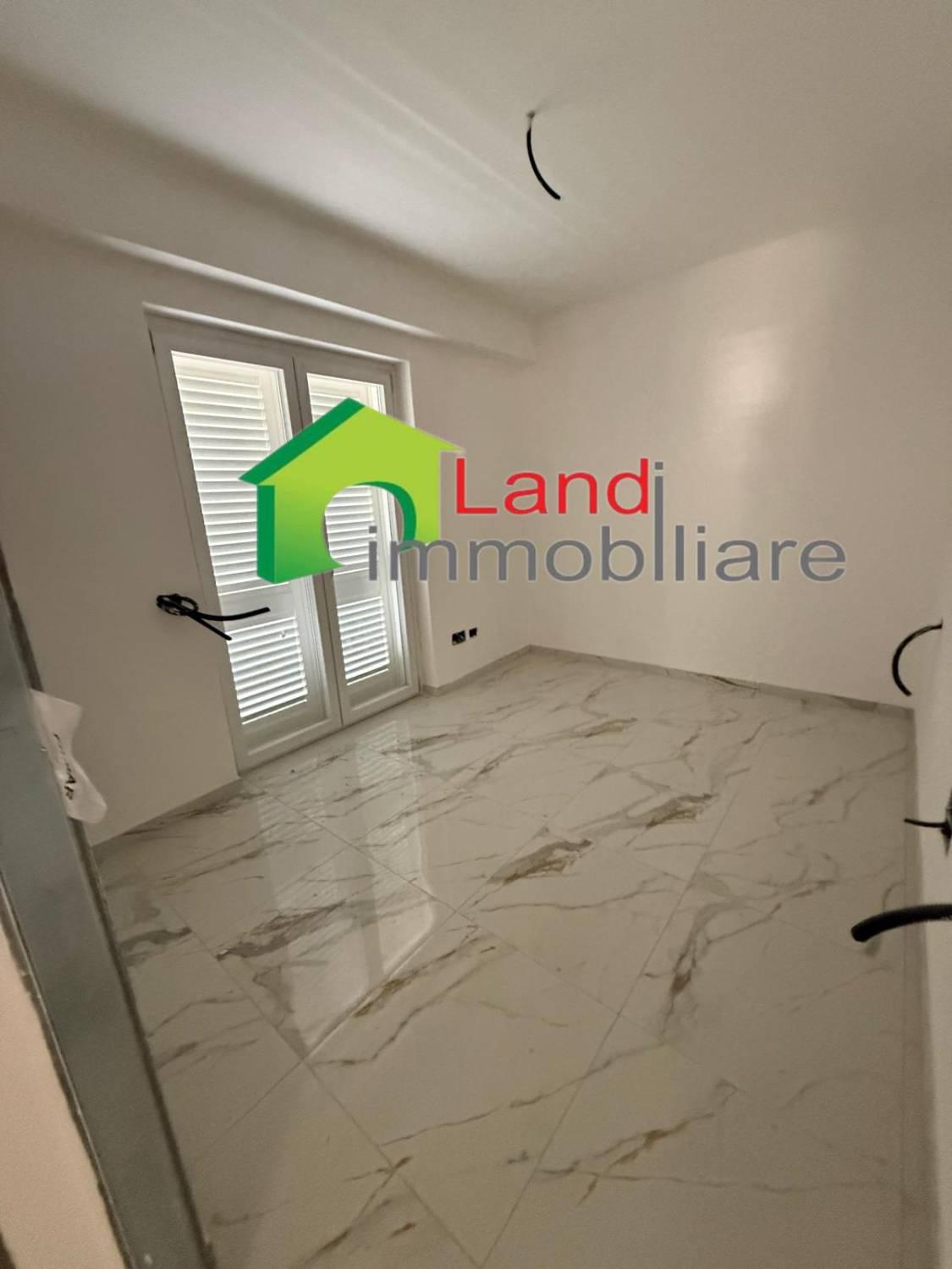 Trilocale con box a Battipaglia
