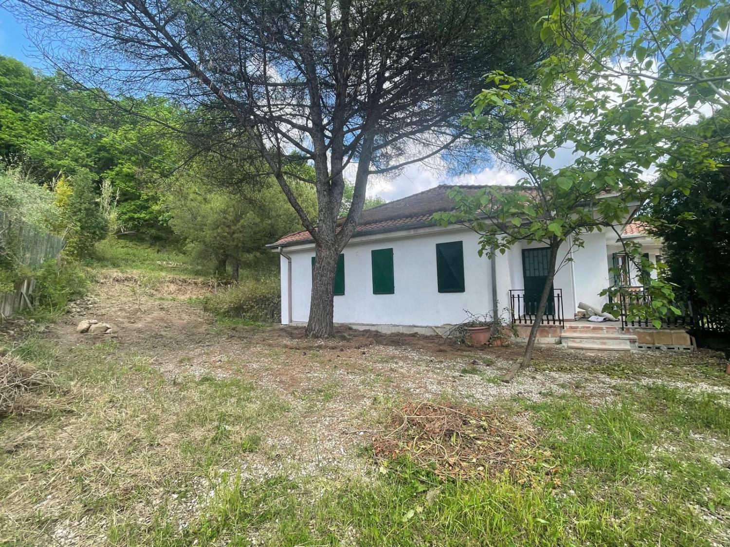 Villa Bifamiliare con giardino a Montecorvino Pugliano