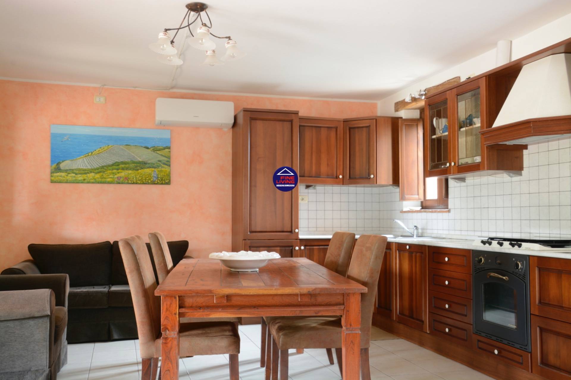 Villa in vendita a Terre Roveresche