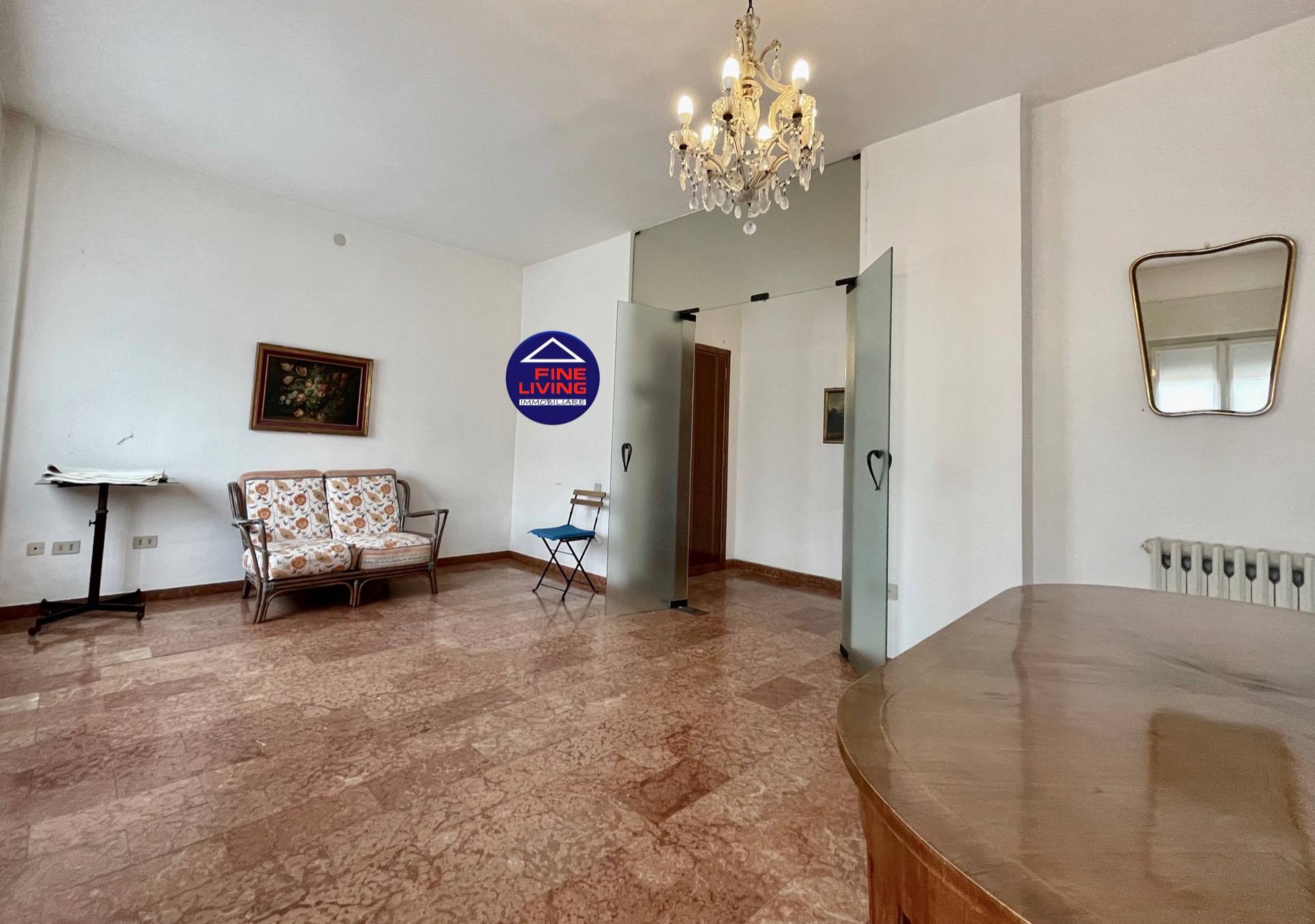 Appartamento in vendita a Pesaro, Centro