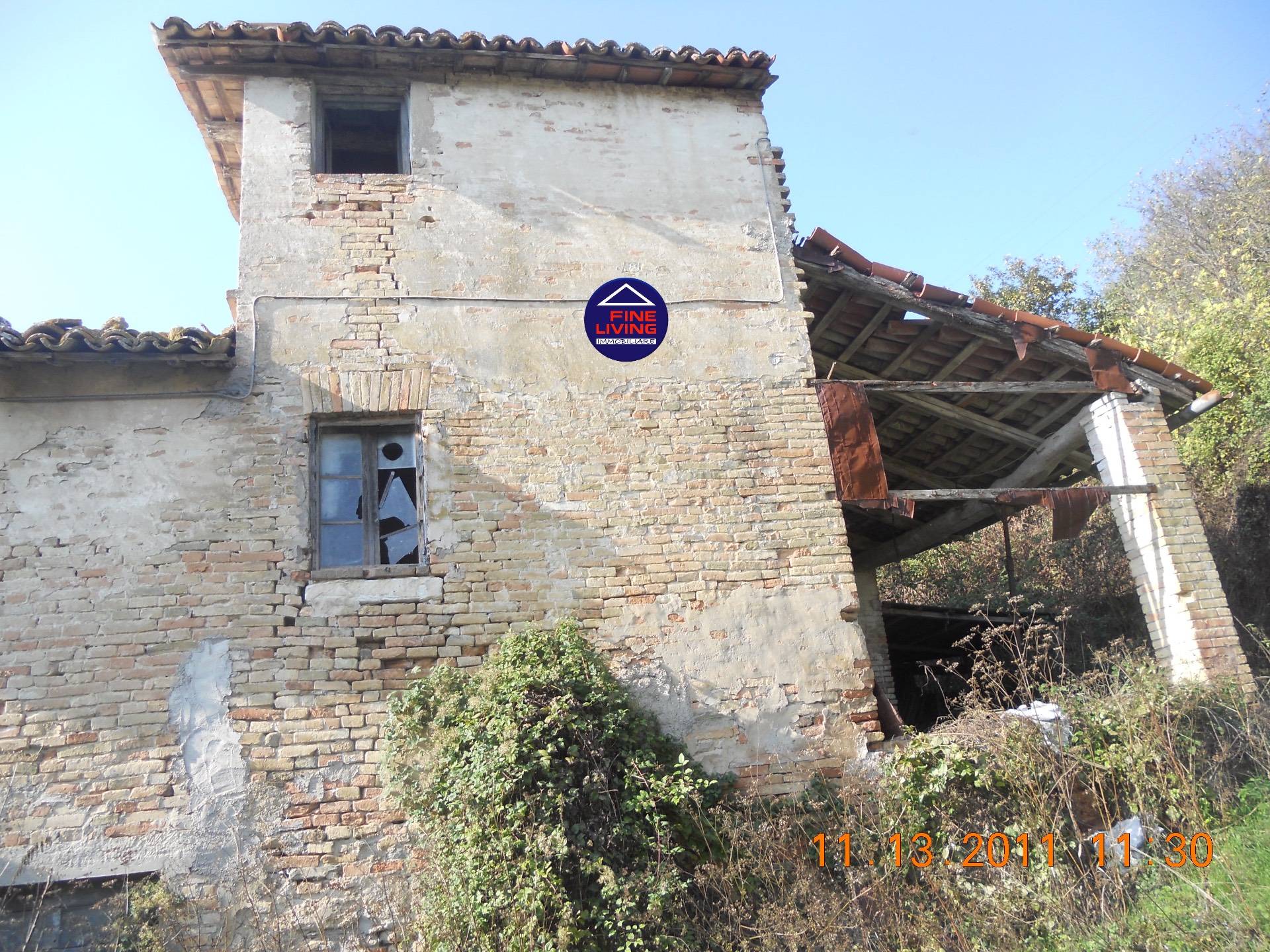 Rustico in vendita a Urbino, Trasanni
