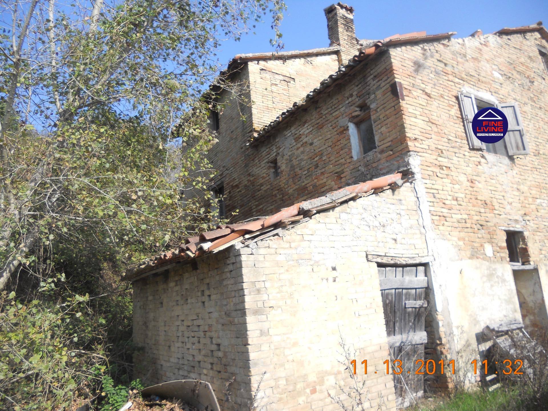 Rustico in vendita a Urbino, Trasanni