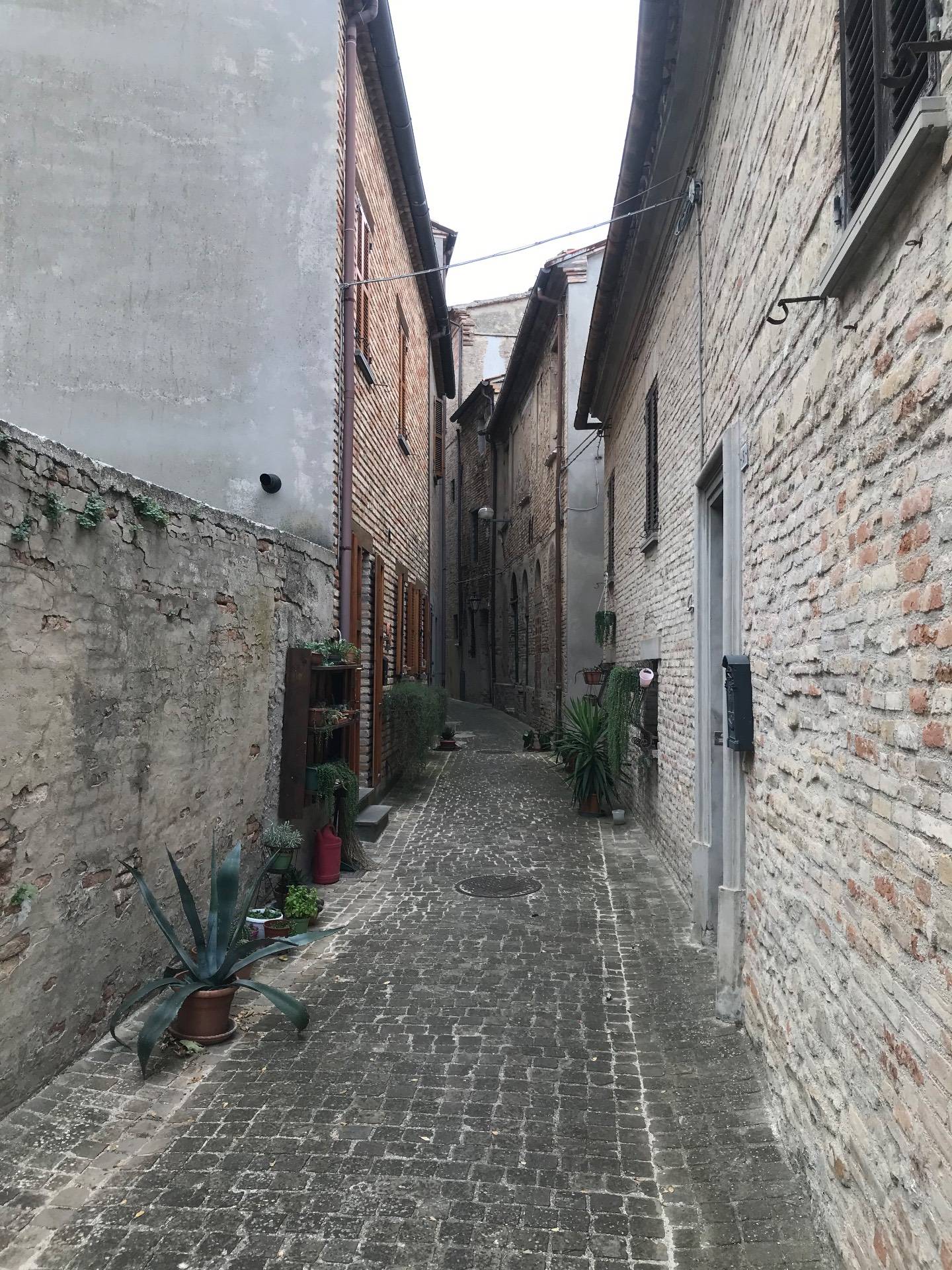 Casa singola in vendita a Mombaroccio, Cairo