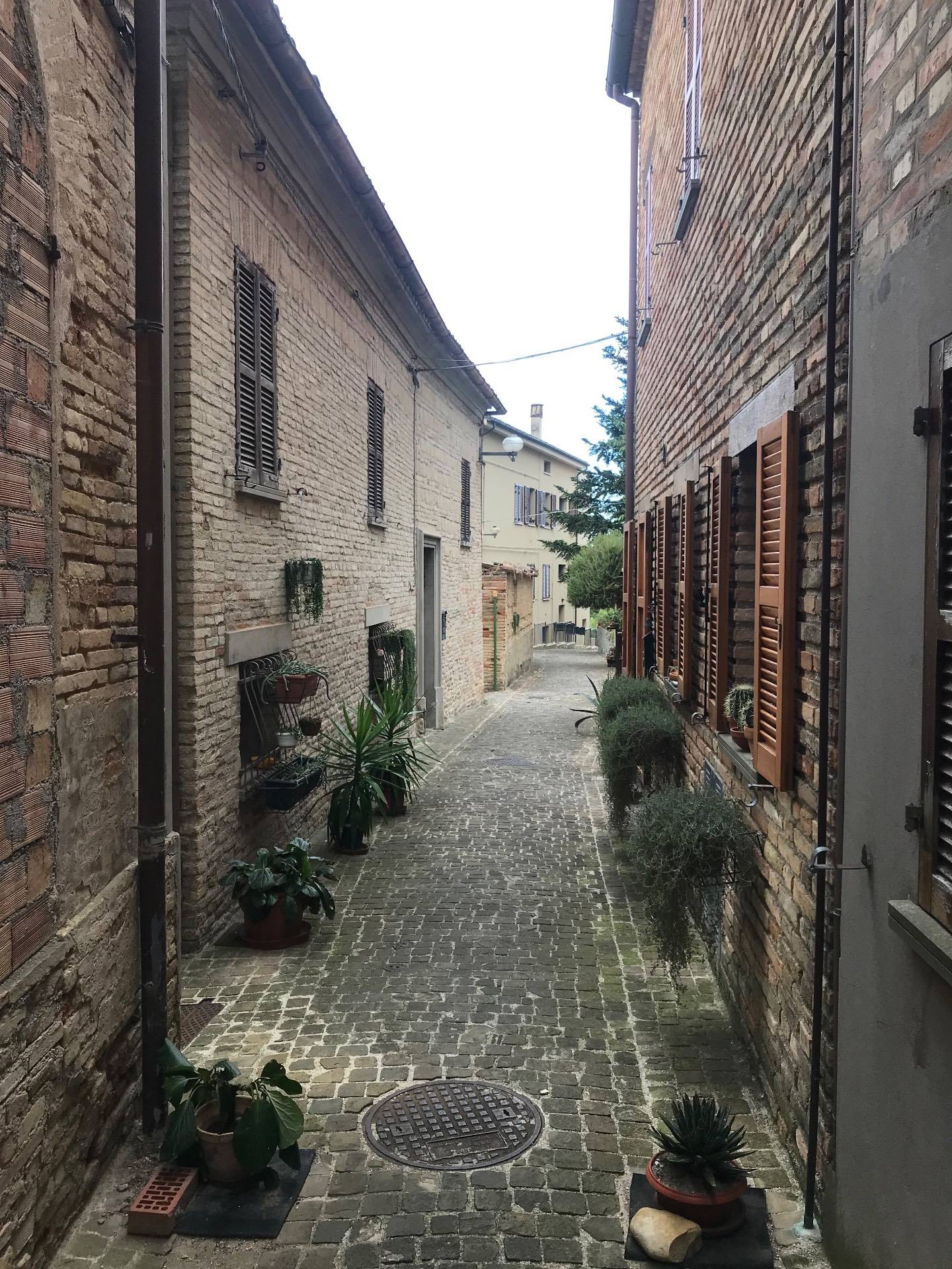 Casa singola in vendita a Mombaroccio, Cairo