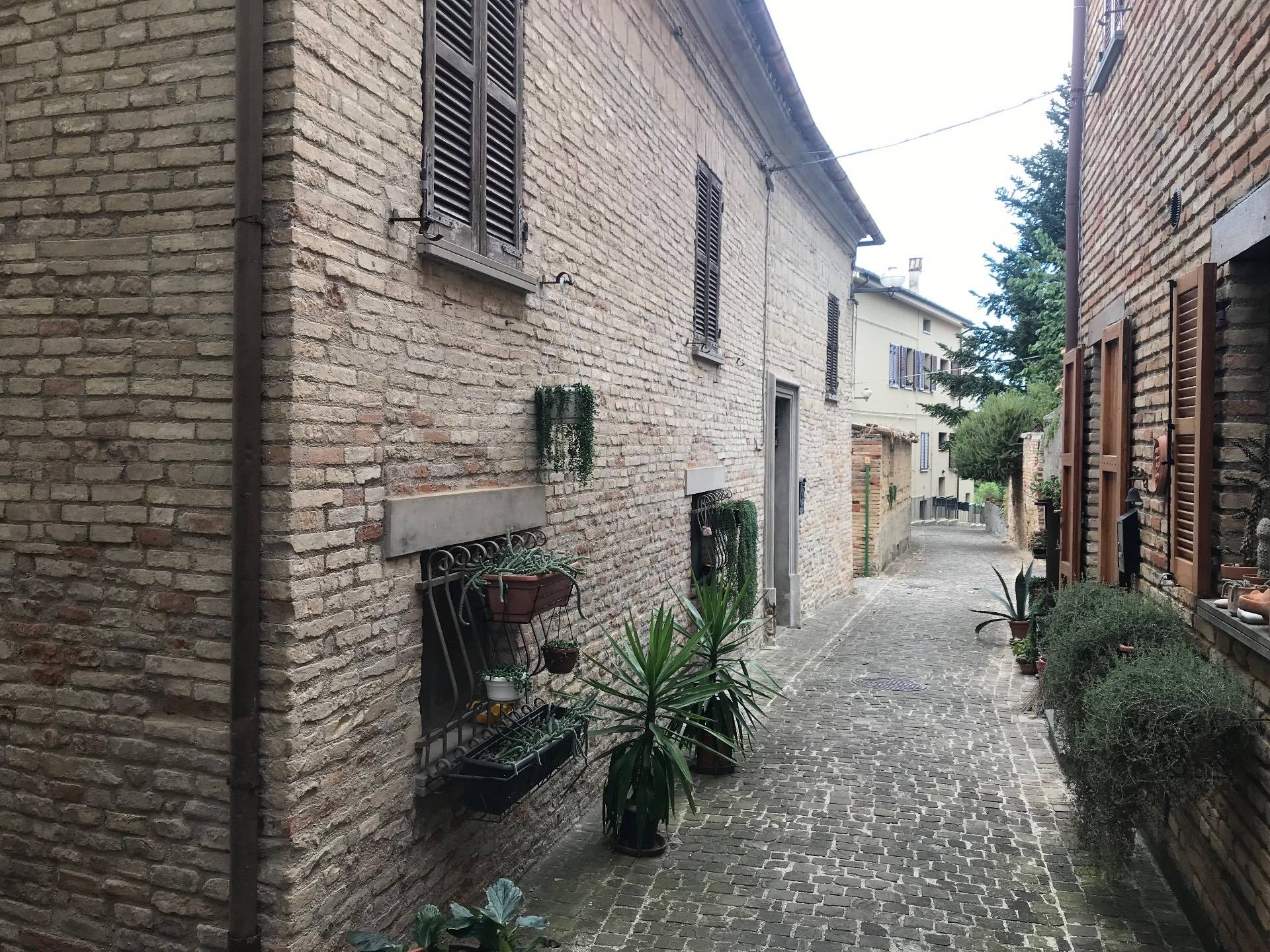 Casa singola in vendita a Mombaroccio, Cairo