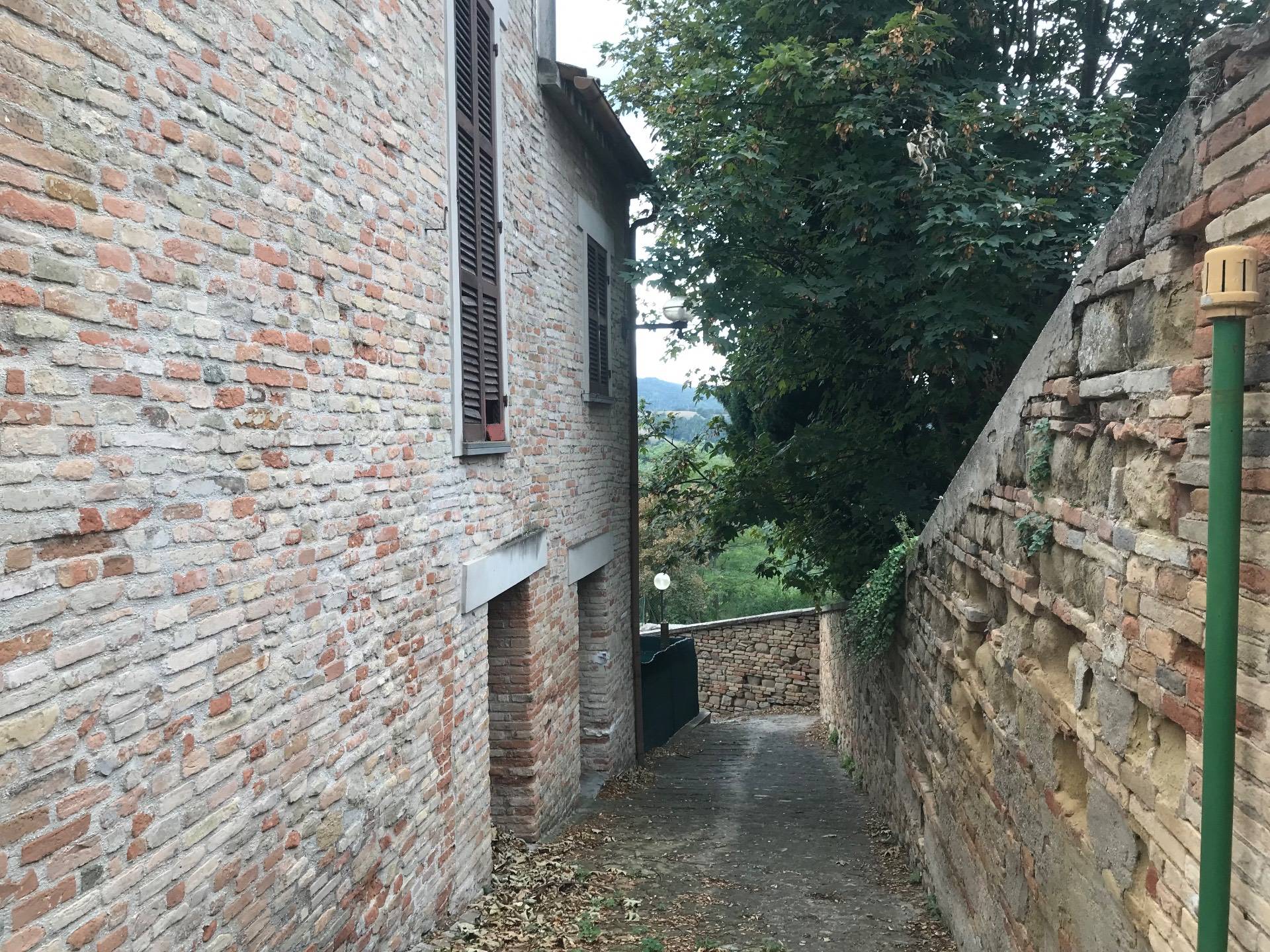 Casa singola in vendita a Mombaroccio, Cairo