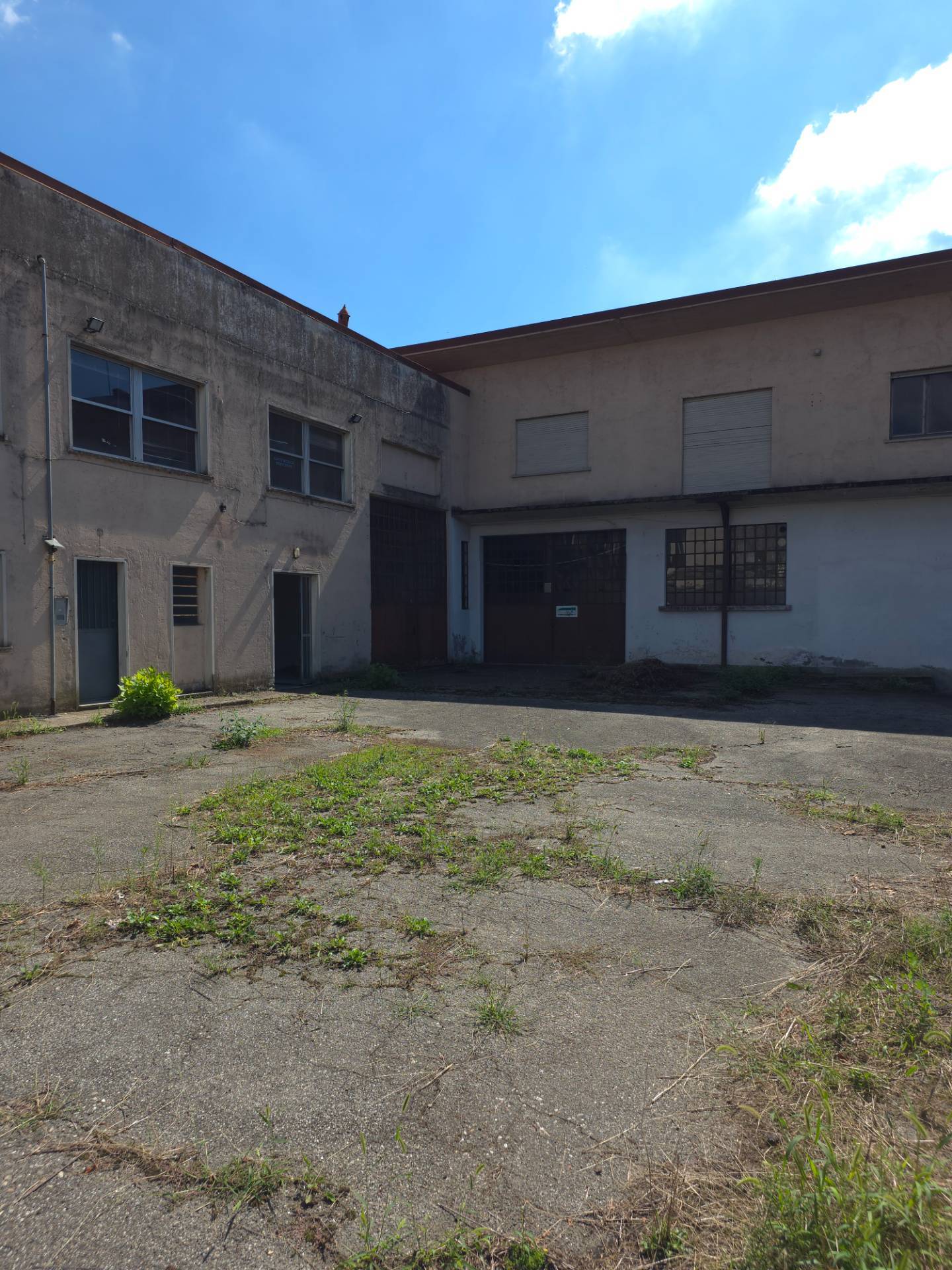 IMMOBILE INDUSTRIALE in vendita a Solbiate Arno