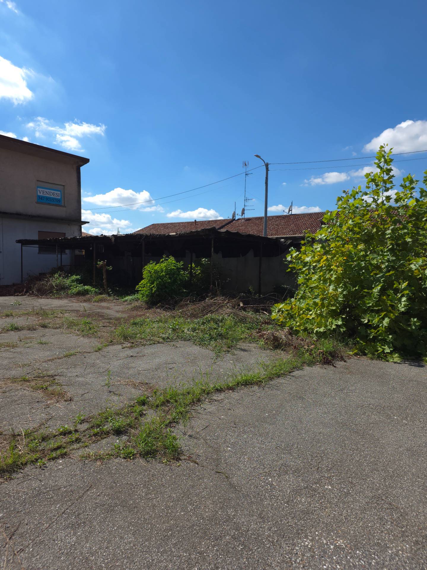 IMMOBILE INDUSTRIALE in vendita a Solbiate Arno