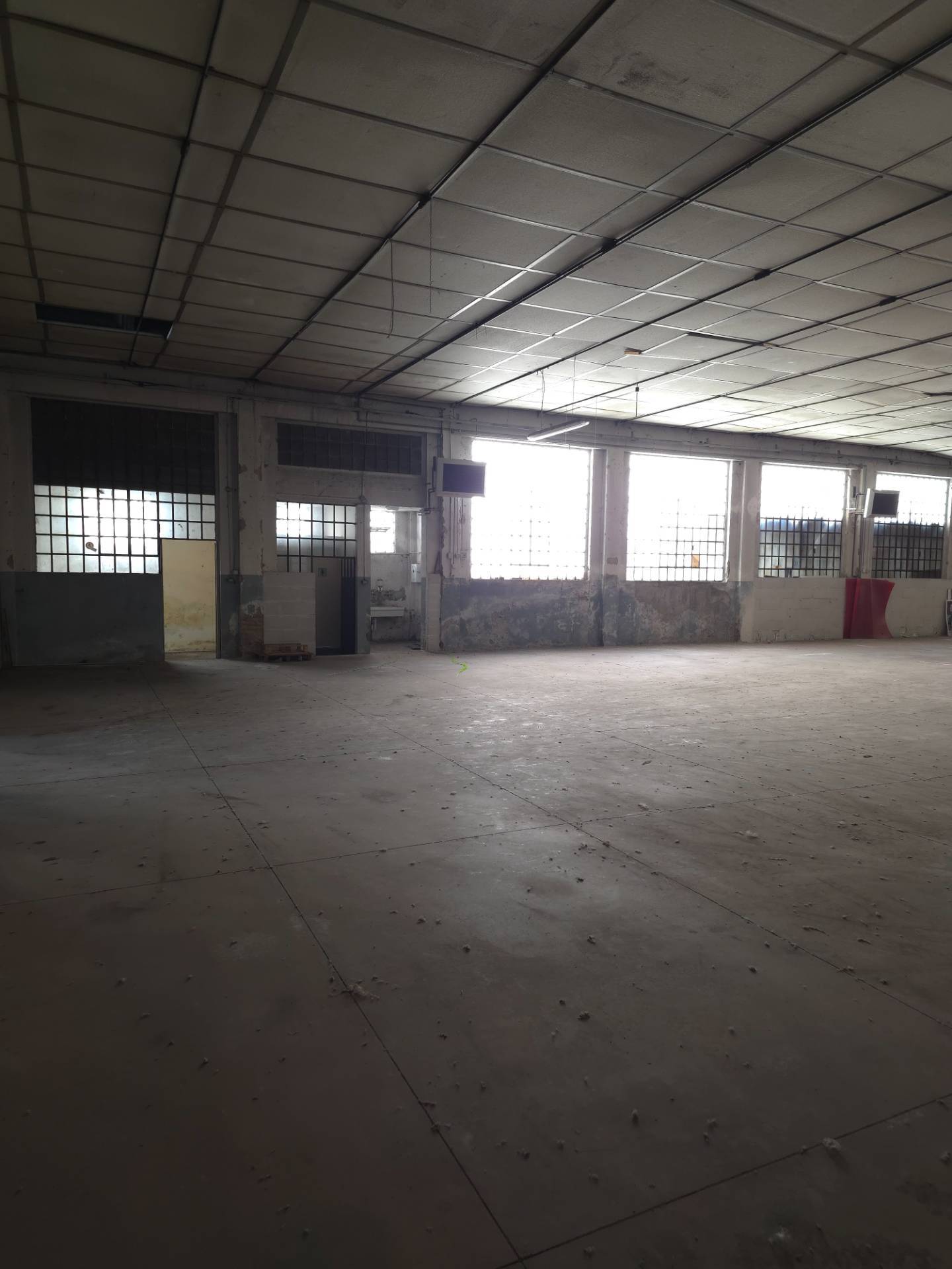 IMMOBILE INDUSTRIALE in vendita a Solbiate Arno