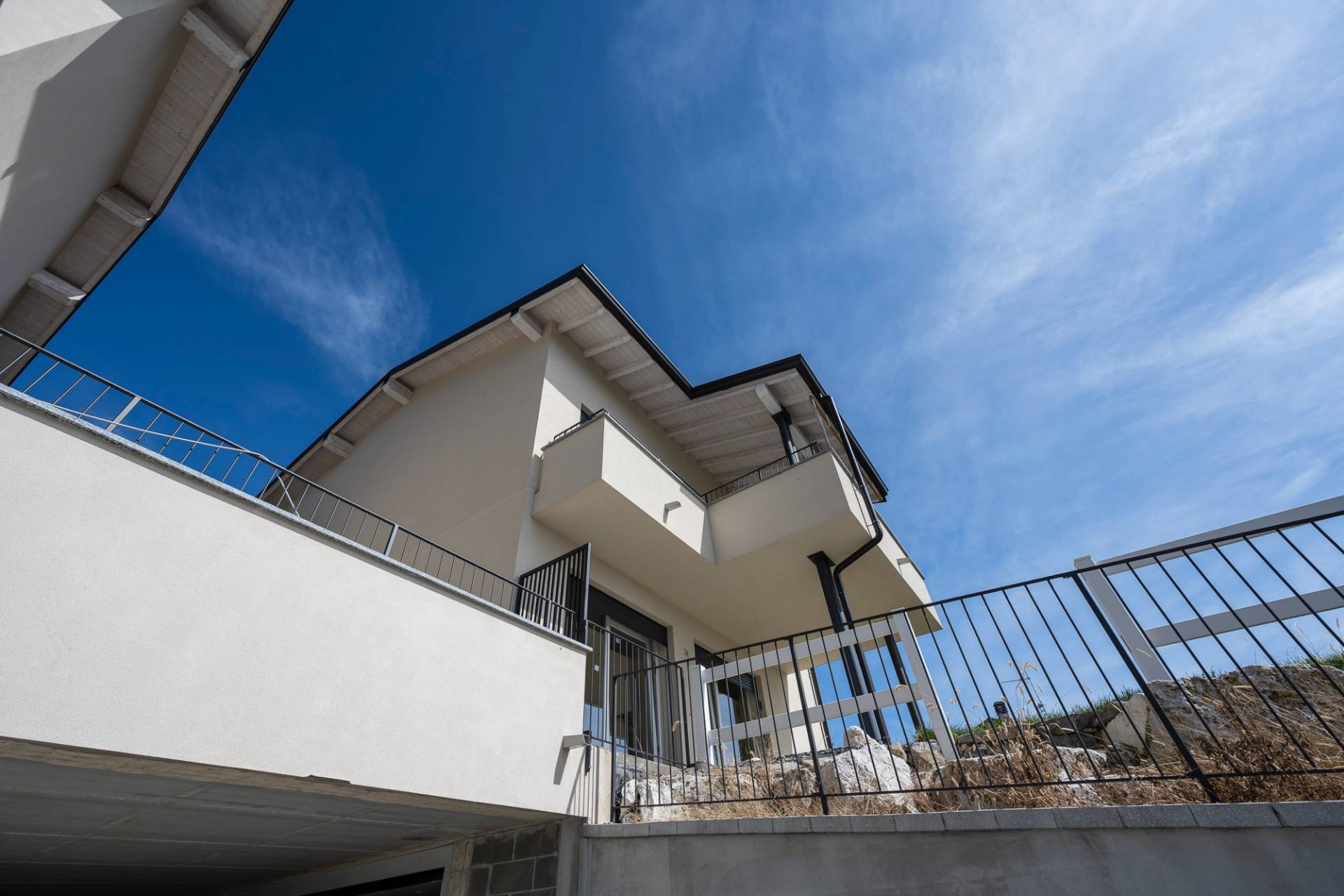 Villa in vendita a Barasso, Molina