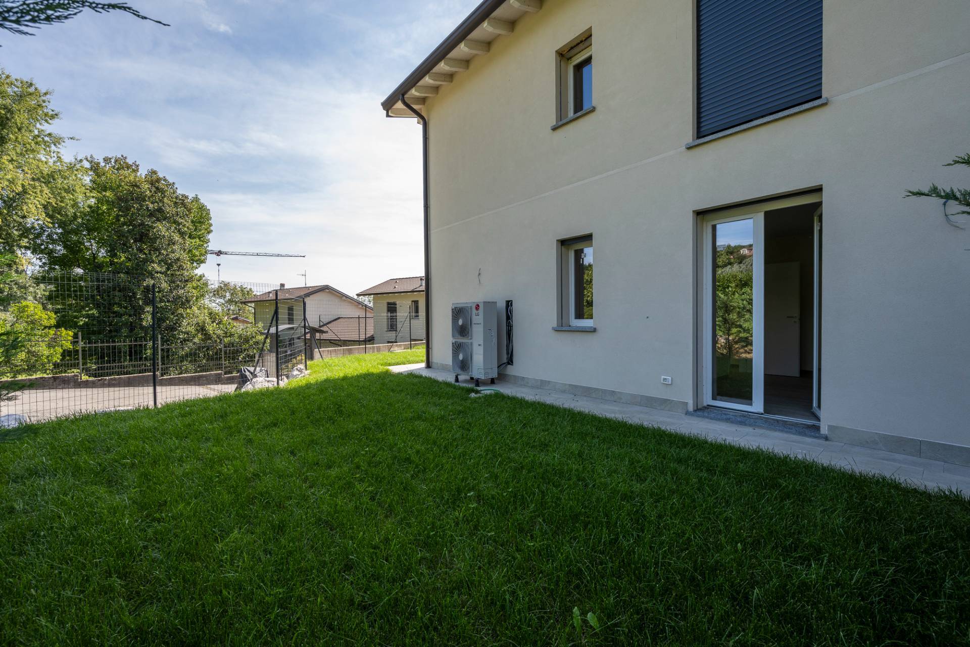 Villa in vendita a Barasso, Molina