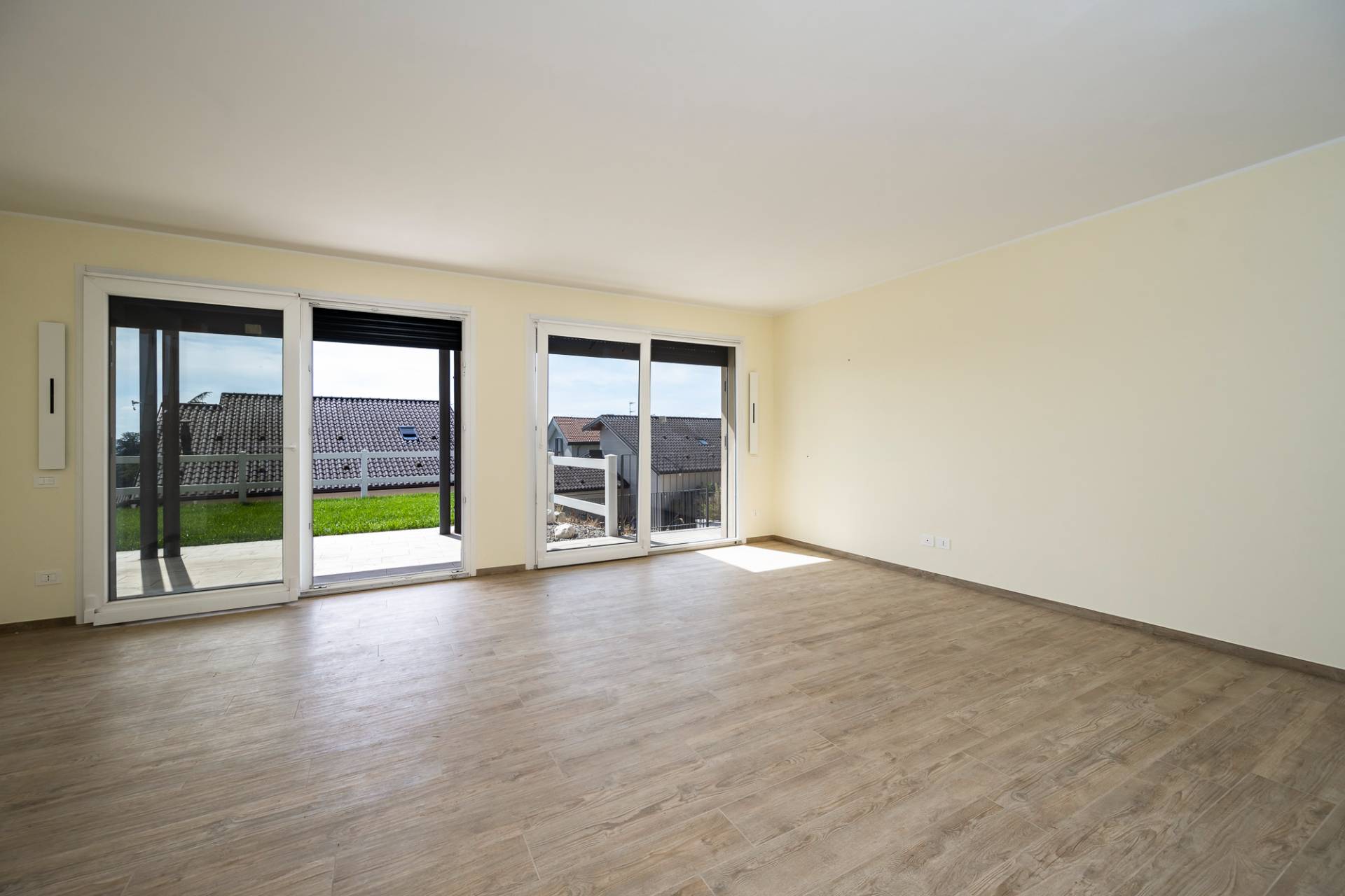 Villa in vendita a Barasso, Molina