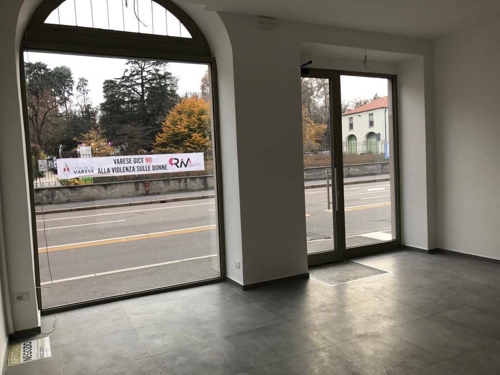Locale commerciale in affitto a Varese