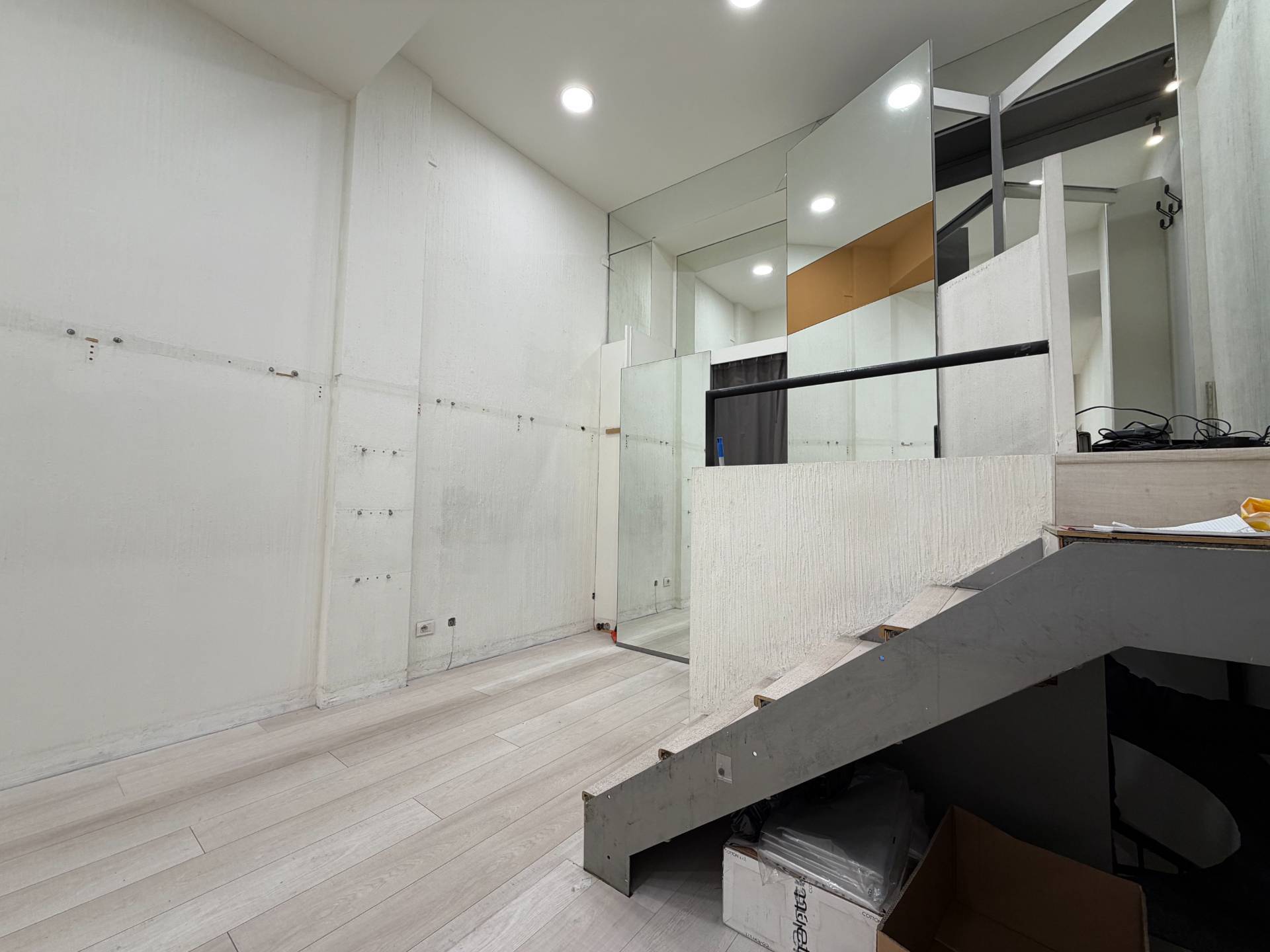 Locale commerciale in vendita a Varese, Centro