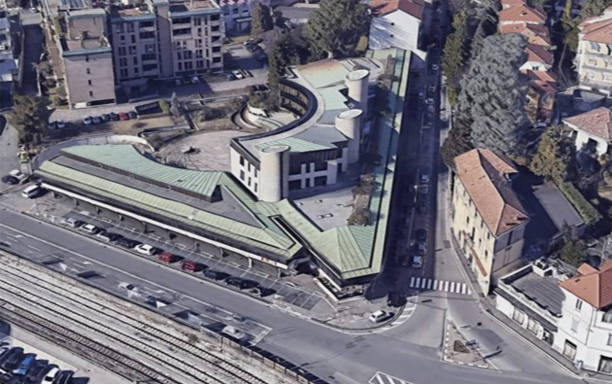 Attivit commerciale in vendita a Varese, Centro