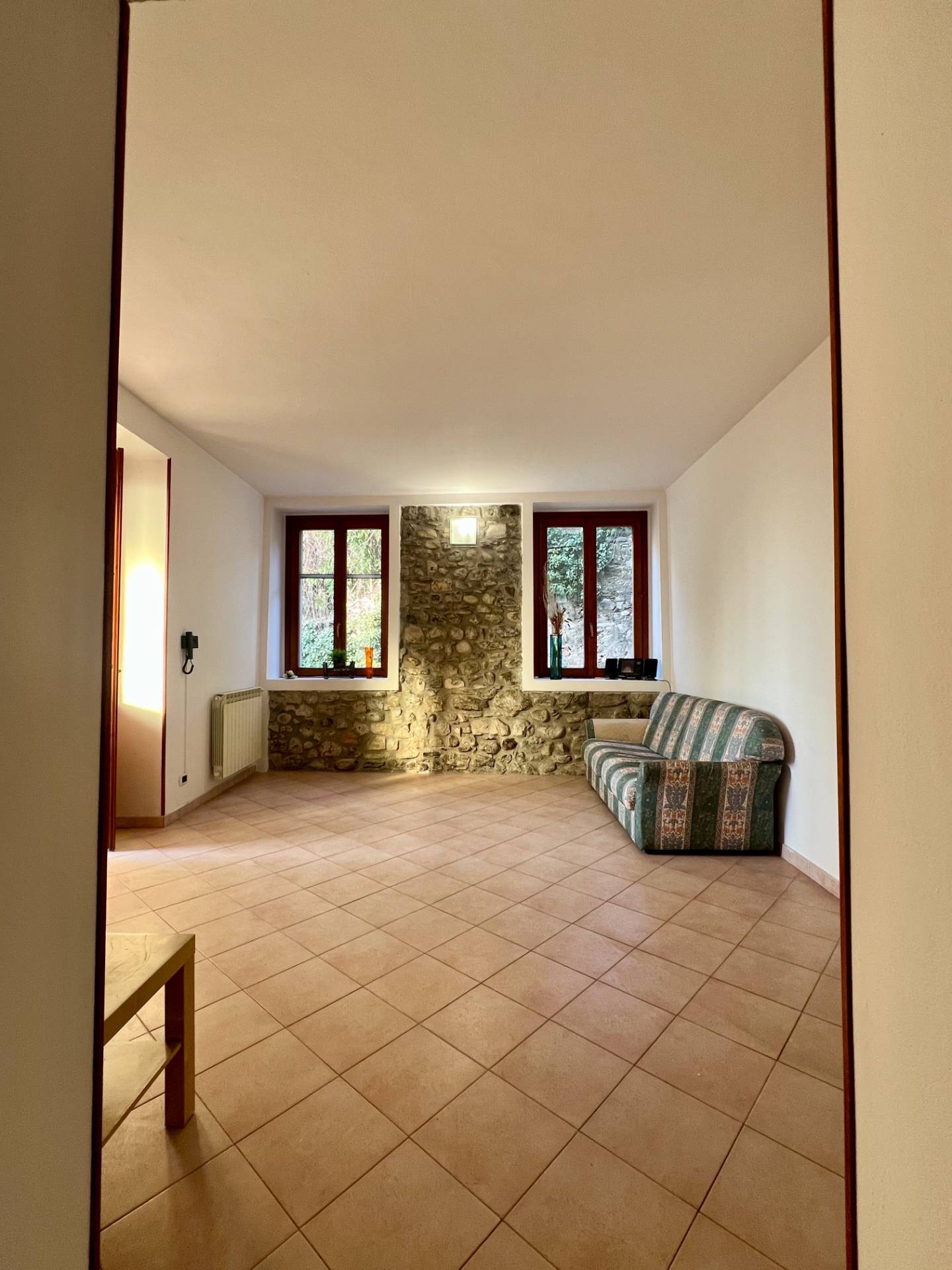 Appartamento in vendita a Cocquio-Trevisago, Cocquio