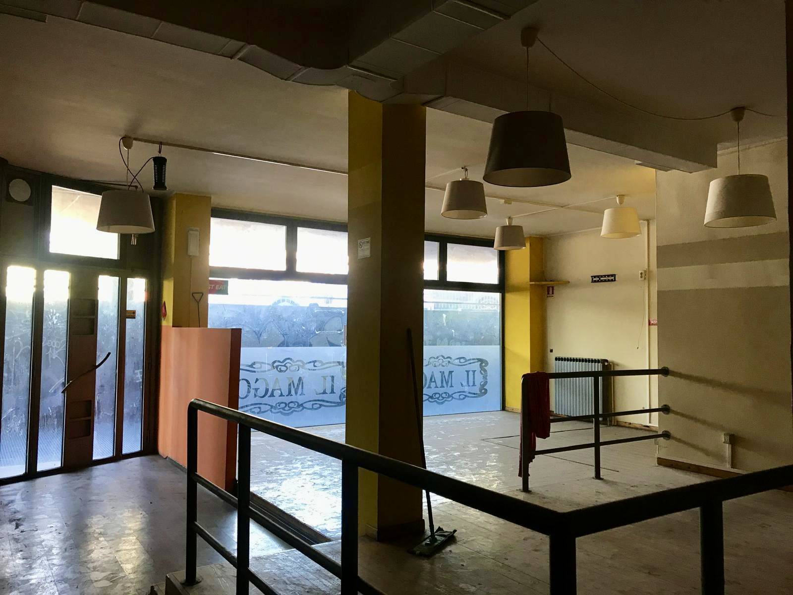 Locale commerciale in affitto a Varese