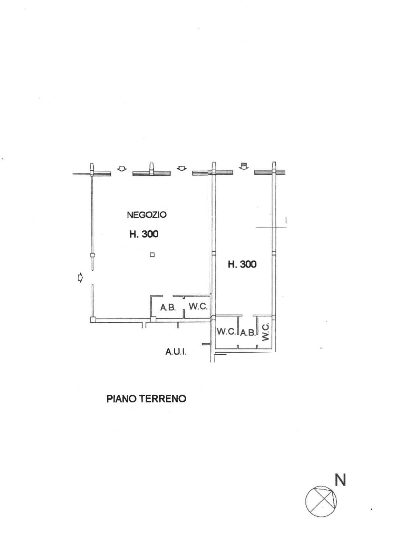 Locale commerciale in affitto a Varese, Belforte