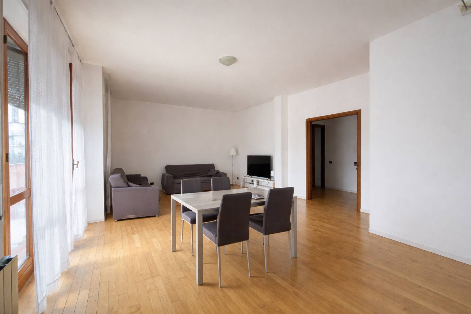 Appartamento in vendita a Varese, Centro