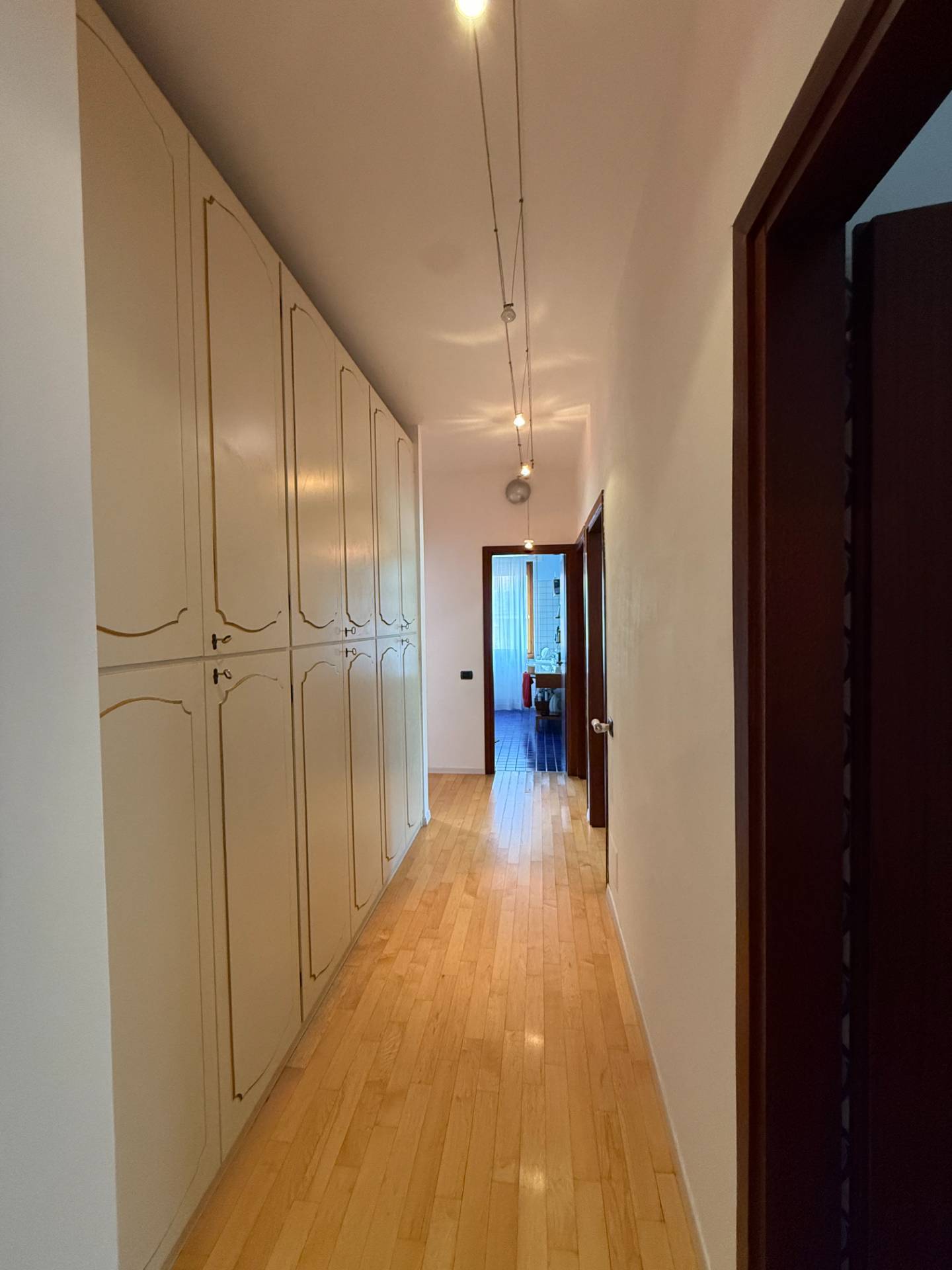 Appartamento in vendita a Varese, Centro