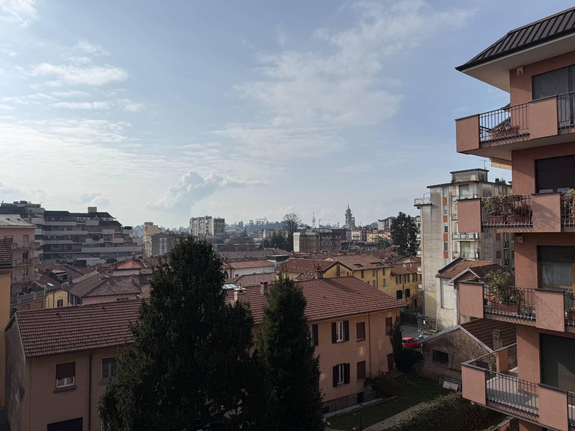 Appartamento in vendita a Varese, Centro