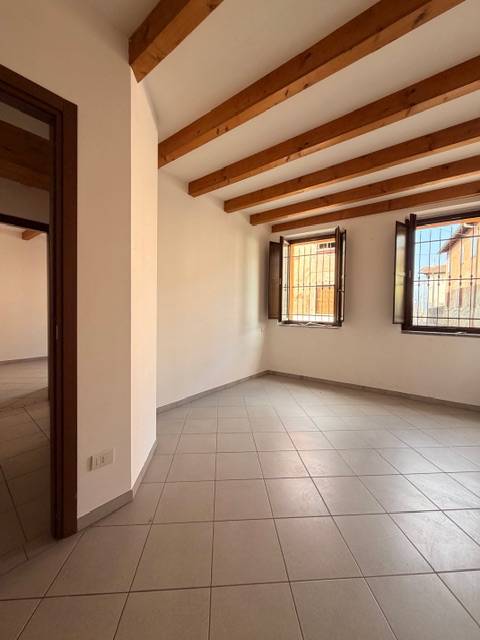 Appartamento in affitto a Crosio della Valle