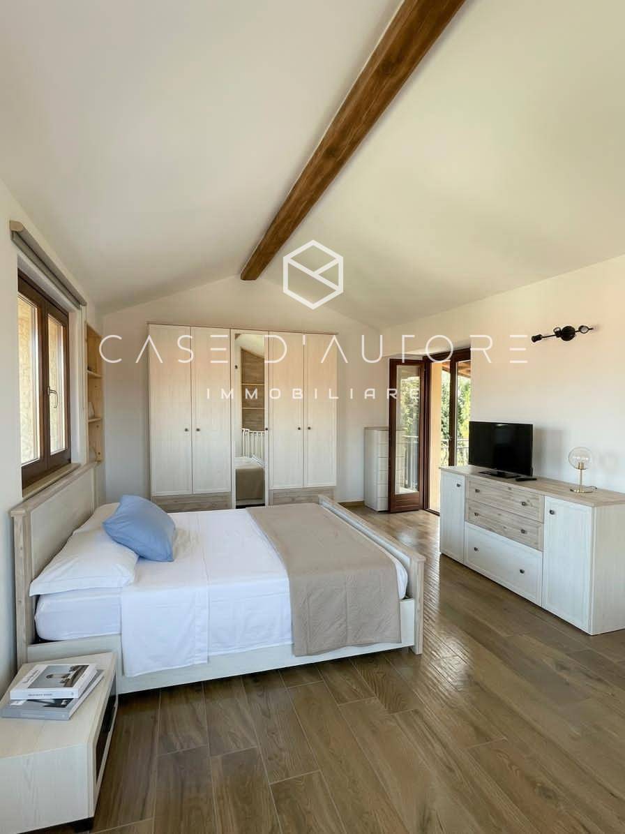 Porzione di Casa Singola in vendita a Cocquio-Trevisago, Cerro