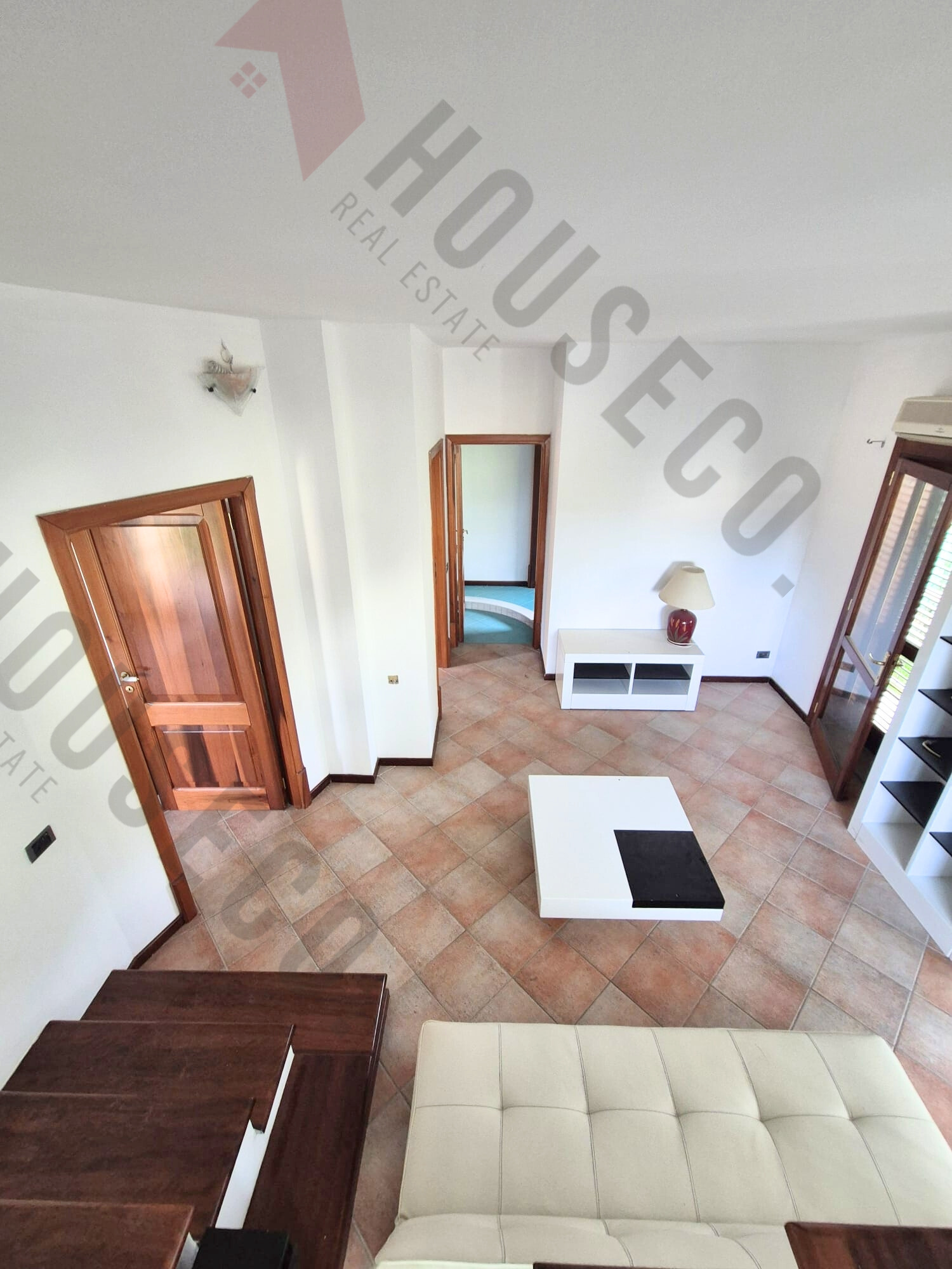 Villa con giardino in via del pesco fiorito, Quartu Sant'Elena