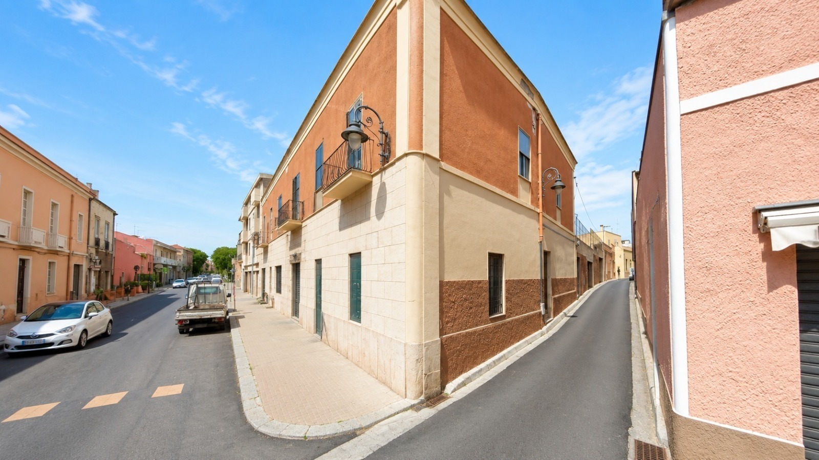 Magazzino in vendita a Monserrato