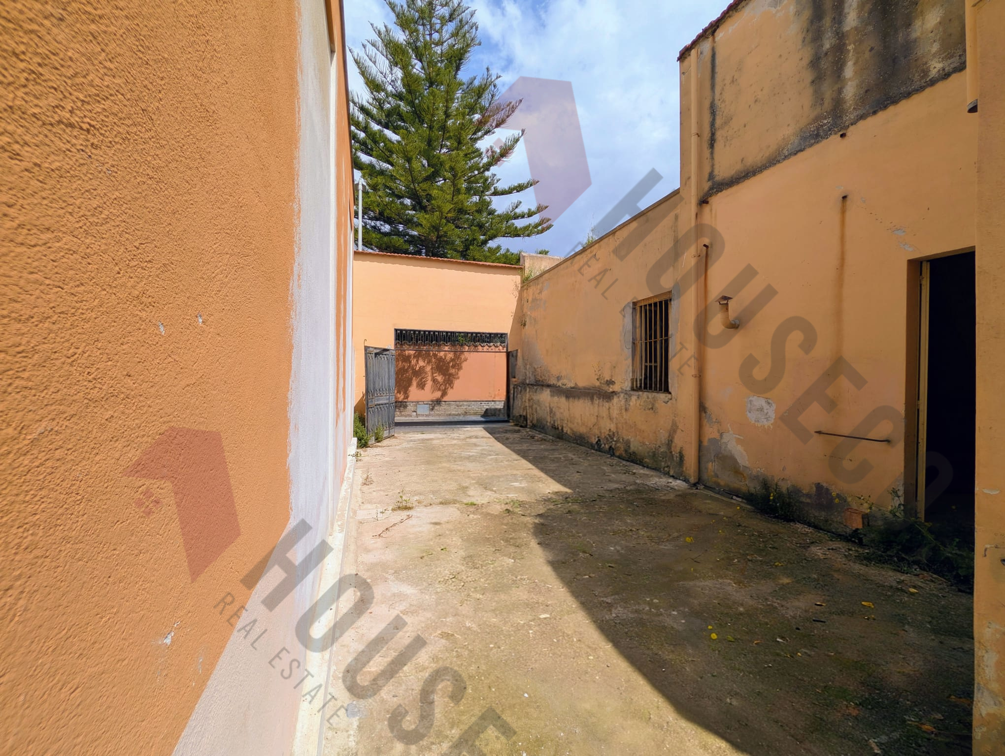 Casa indipendente da ristrutturare in via dei gracchi 36, Monserrato
