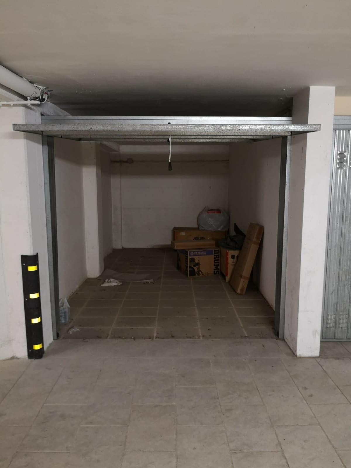 Box/Garage 17mq in vendita a Sarzana