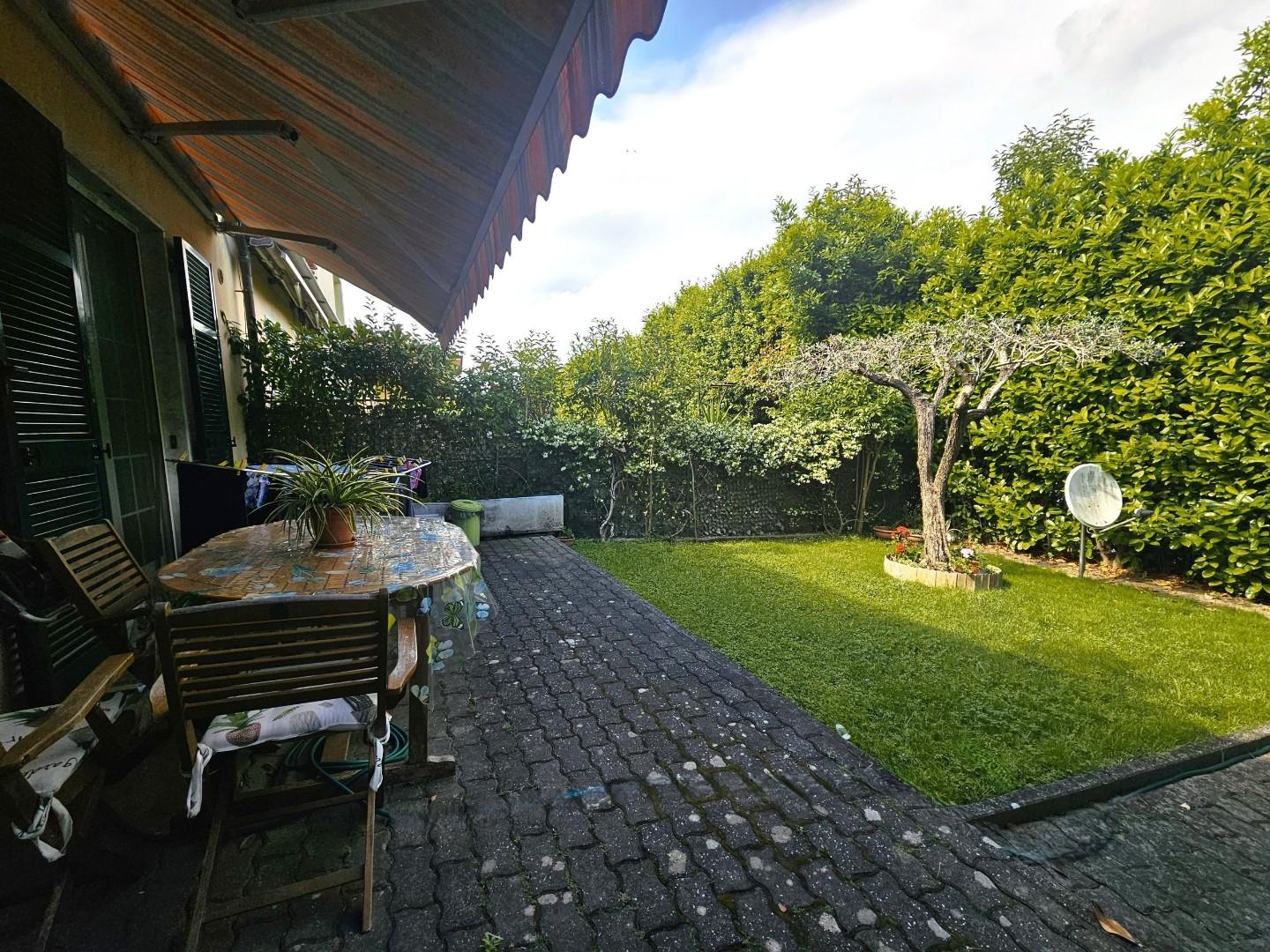 Casa indipendente con giardino, Ameglia piano di