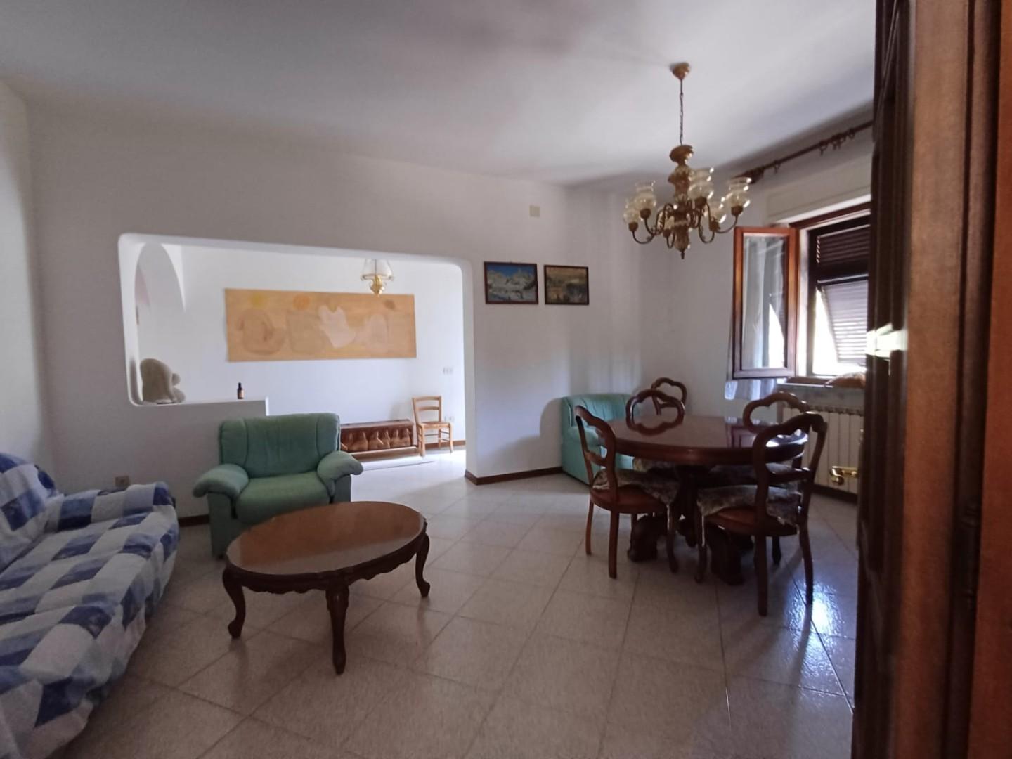Casa indipendente arredata in affitto a Castelnuovo Magra