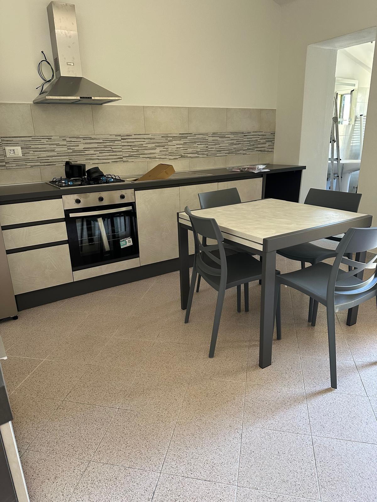 Casa indipendente arredata in affitto, Carrara marina di