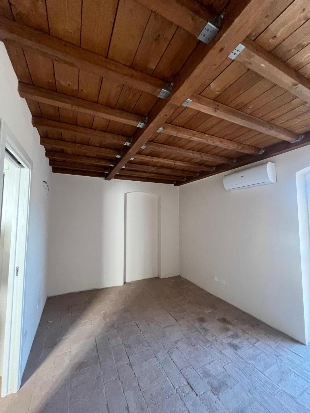 Casa indipendente con giardino a Sarzana