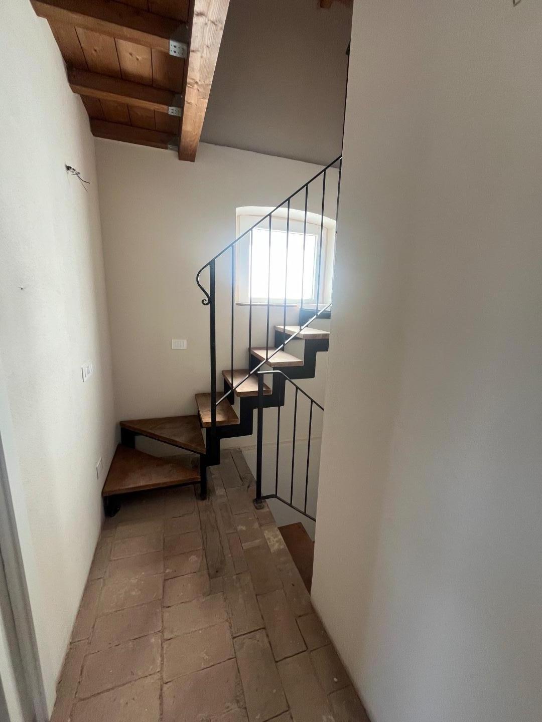 Casa indipendente con giardino a Sarzana