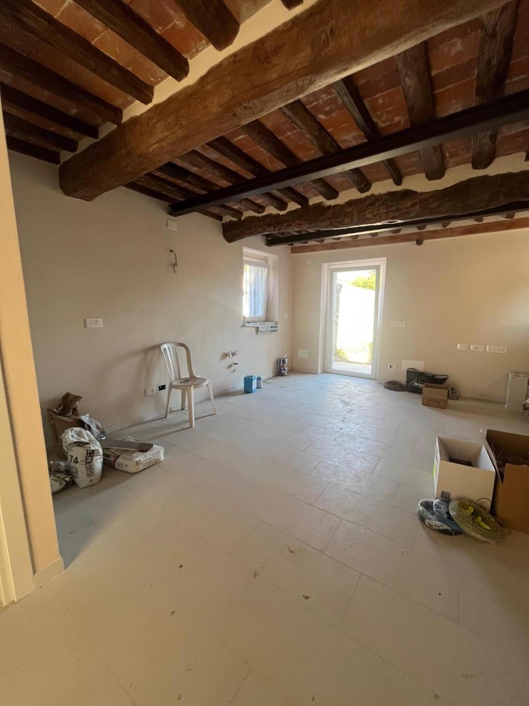 Casa indipendente con giardino a Sarzana