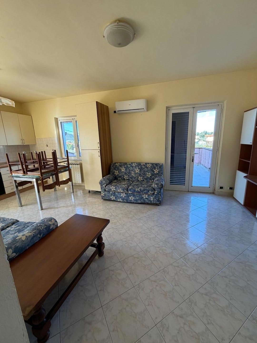 Villa Bifamiliare arredata in affitto a Sarzana