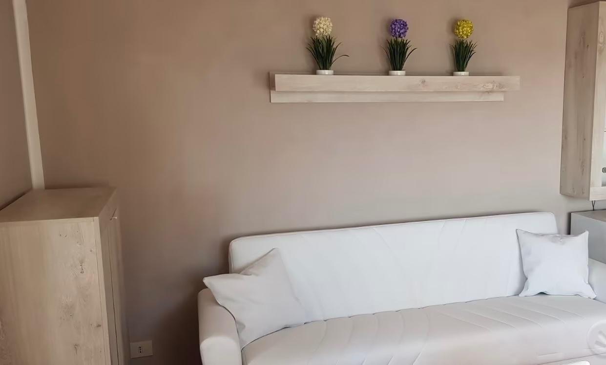 Casa indipendente arredata in affitto a Carrara