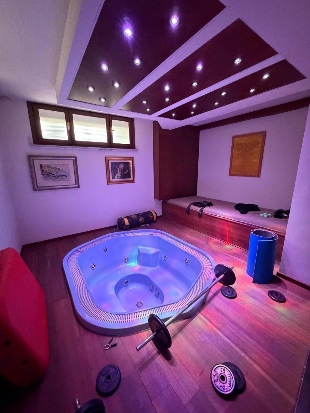 Villa Bifamiliare con giardino, Arcola romito magra