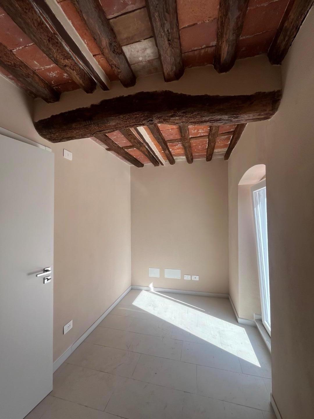 Casa indipendente con giardino a Sarzana